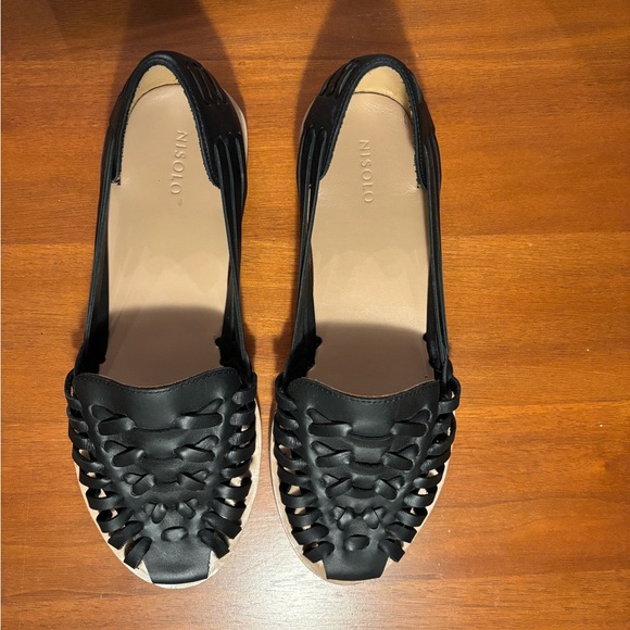 Nisolo women’s black leather Huarache Sandal - Picture 7 of 12